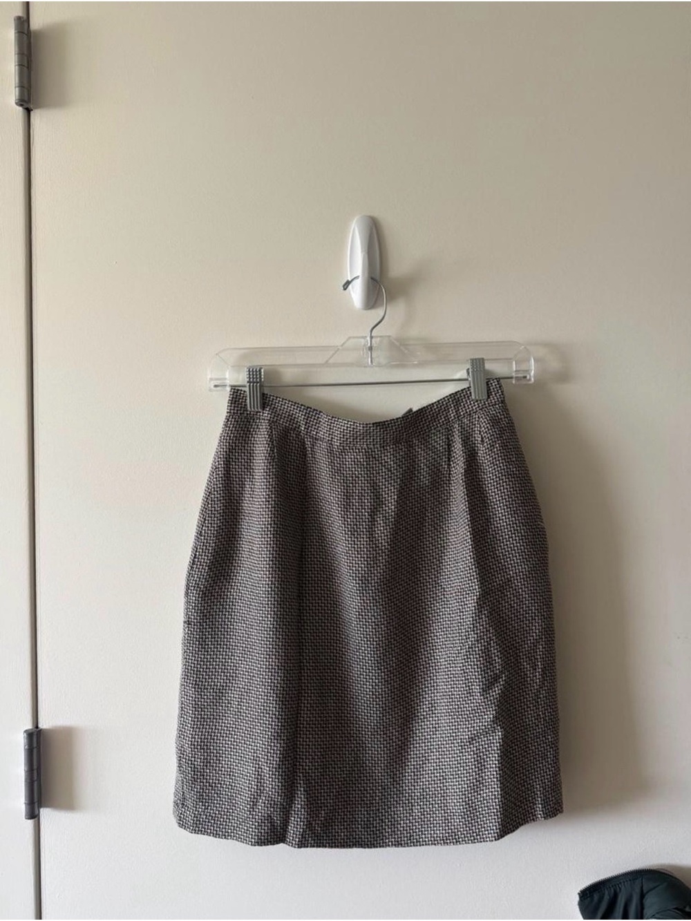 Suitsupply Black and White Textured Mini Pencil Skirt